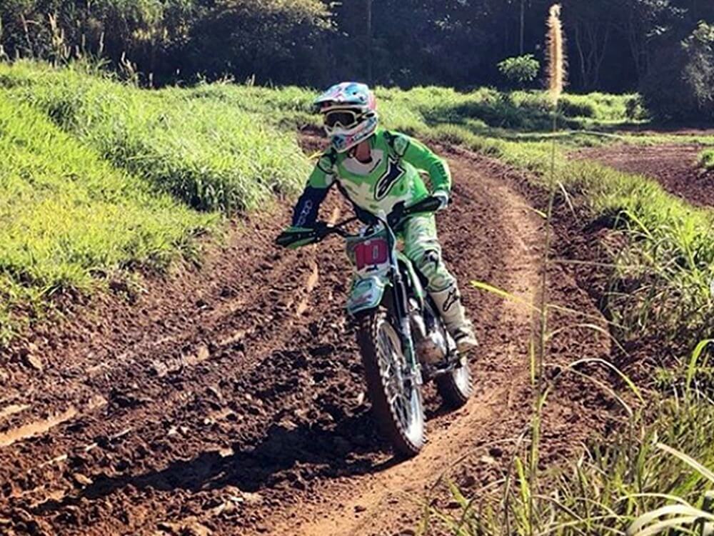 Moto de trilha pode andar na rua? - Alba Moto