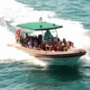 Curta um passeio de Super Boat com destino a Praia de Castelhanos!