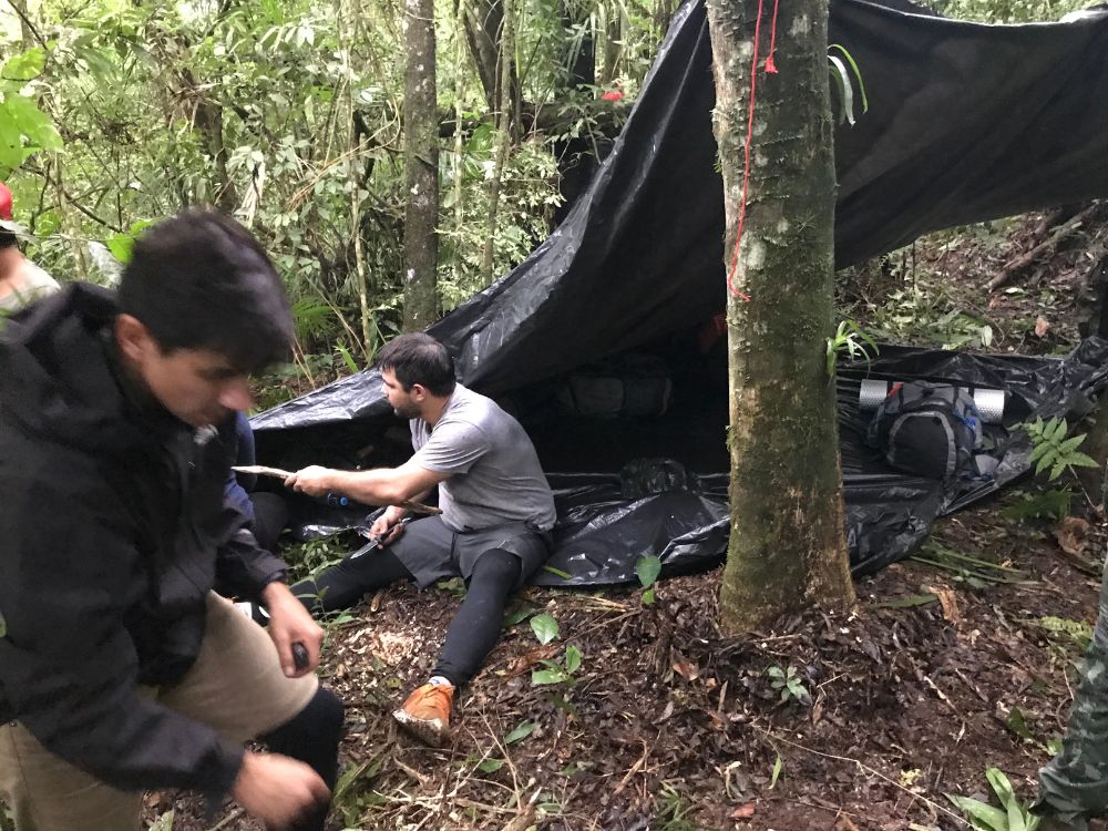 Aventure-se na floresta em Sobrevivência na Amazônia