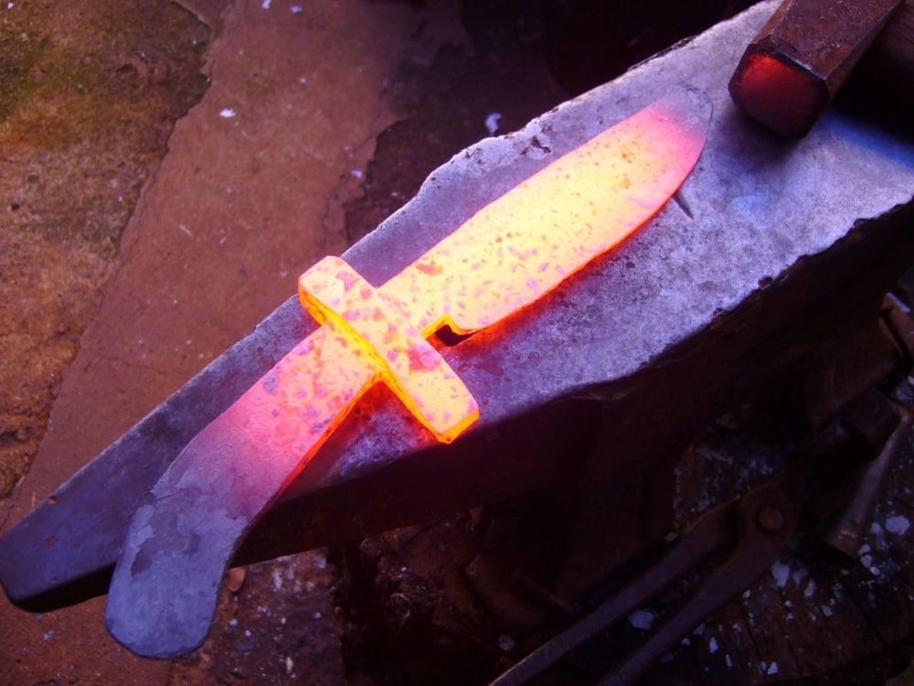 Desafio sob fogo: confecção de faca artesanal de aço carbono em um dia 5