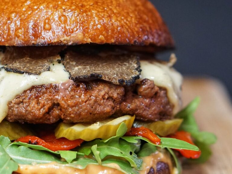 Revisitando receitas de hamburgueres clássicos e seus acompanhamentos pinheiros