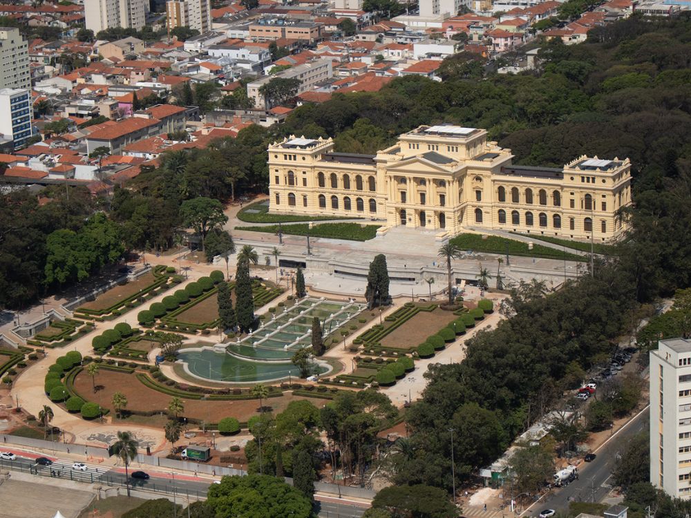 30 minutos emocionantes em um vôo de helicoptero panorâmico pela cidade de São Paulo! 4