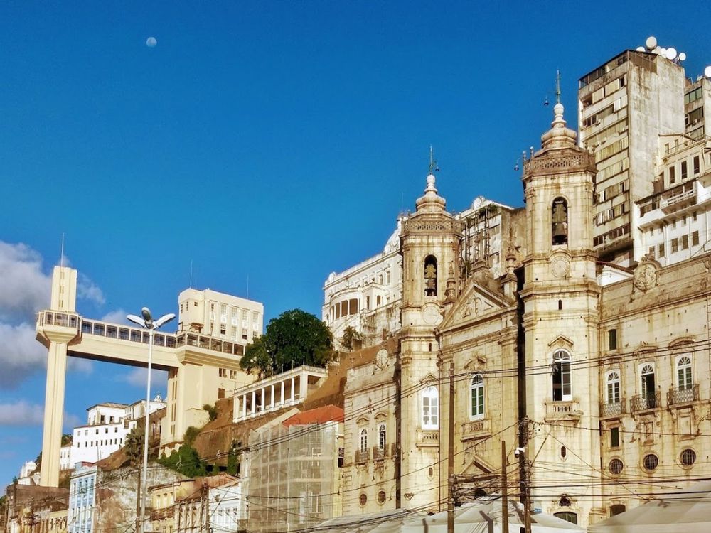 Explore a rica história e os encantos da Cidade Baixa de Salvador em um passeio panorâmico imperdível! 3