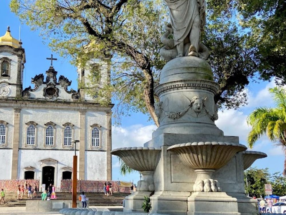 Explore a rica história e os encantos da Cidade Baixa de Salvador em um passeio panorâmico imperdível! 1