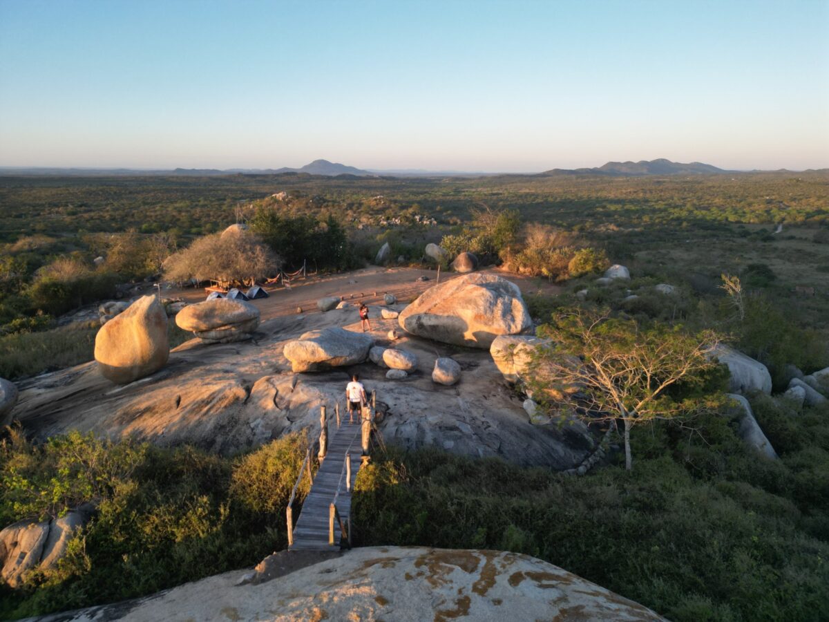Percorra a trilha de Antônio Conselheiro em um tour pela Caatinga