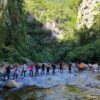 Maravilhas Naturais entre paredes de pedra: trekking na Trilha do Rio do Boi