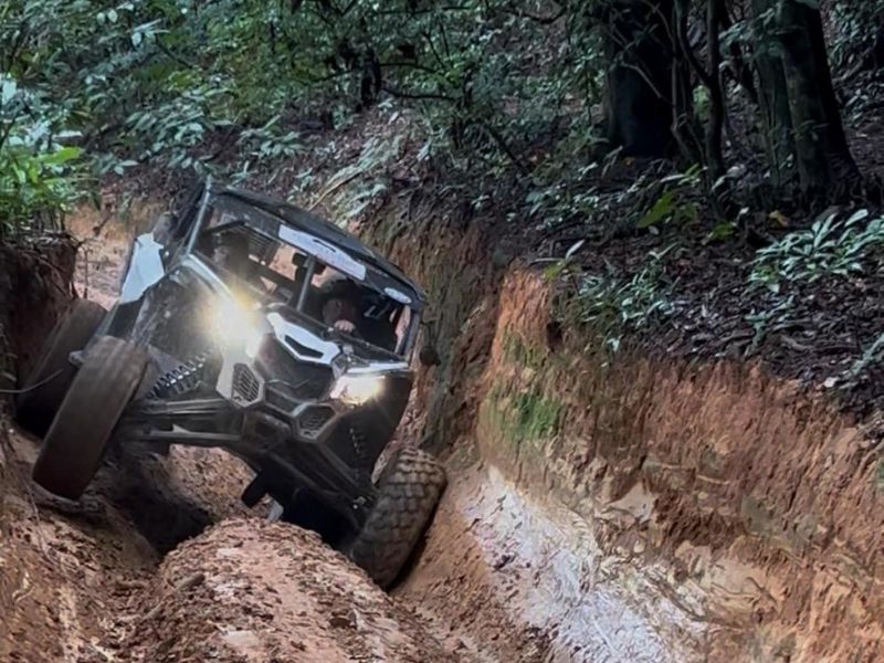 UTV Off-road no Presuntinho: Aventura Sobre Quatro Rodas até 3 pessoas 13
