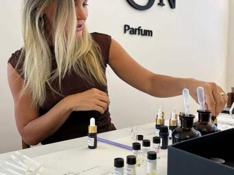 Momento-perfumista-com-manual-e-kit-olfativo-para-criacao-de-fragrancias-unicas