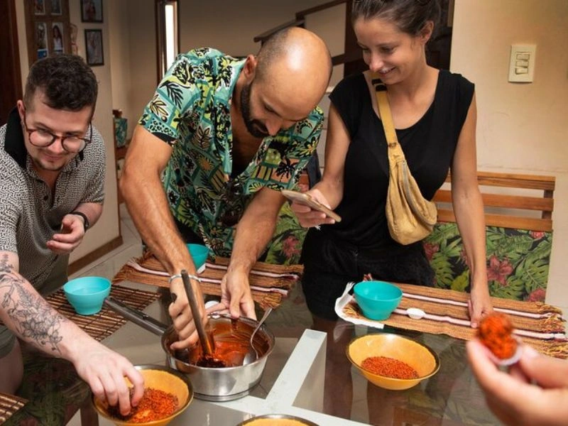 Aula de culinária de 4 horas em Salvador com 9 receitas e bebidas à vontade - Imagem 2