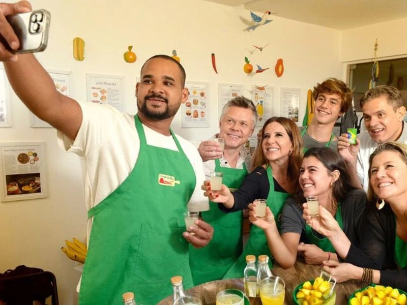 Aula de Culinária Vegana Rio: Moqueca e Caipirinhas Práticas - Imagem 4