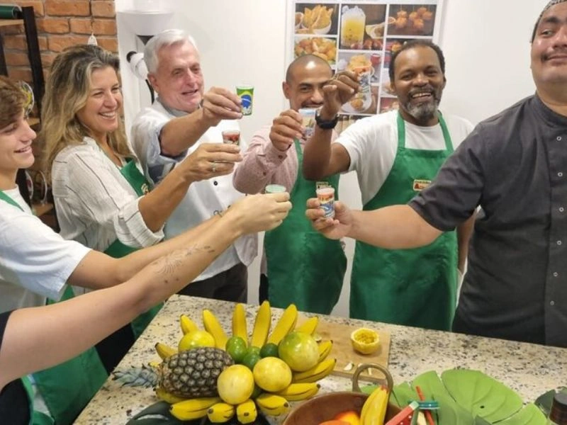 Aula de Culinária Vegana Rio: Moqueca e Caipirinhas Práticas - Imagem 3